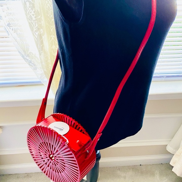 A Marvelous Look - Round Bamboo Bag - Picture 2 of 3